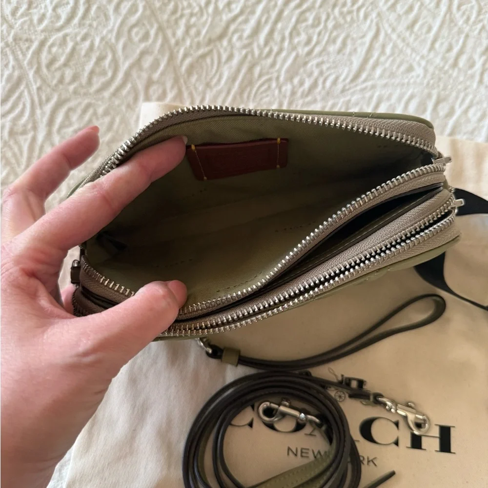 Coach Retail Quilted Double Zip Crossbody Wristlet Clutch